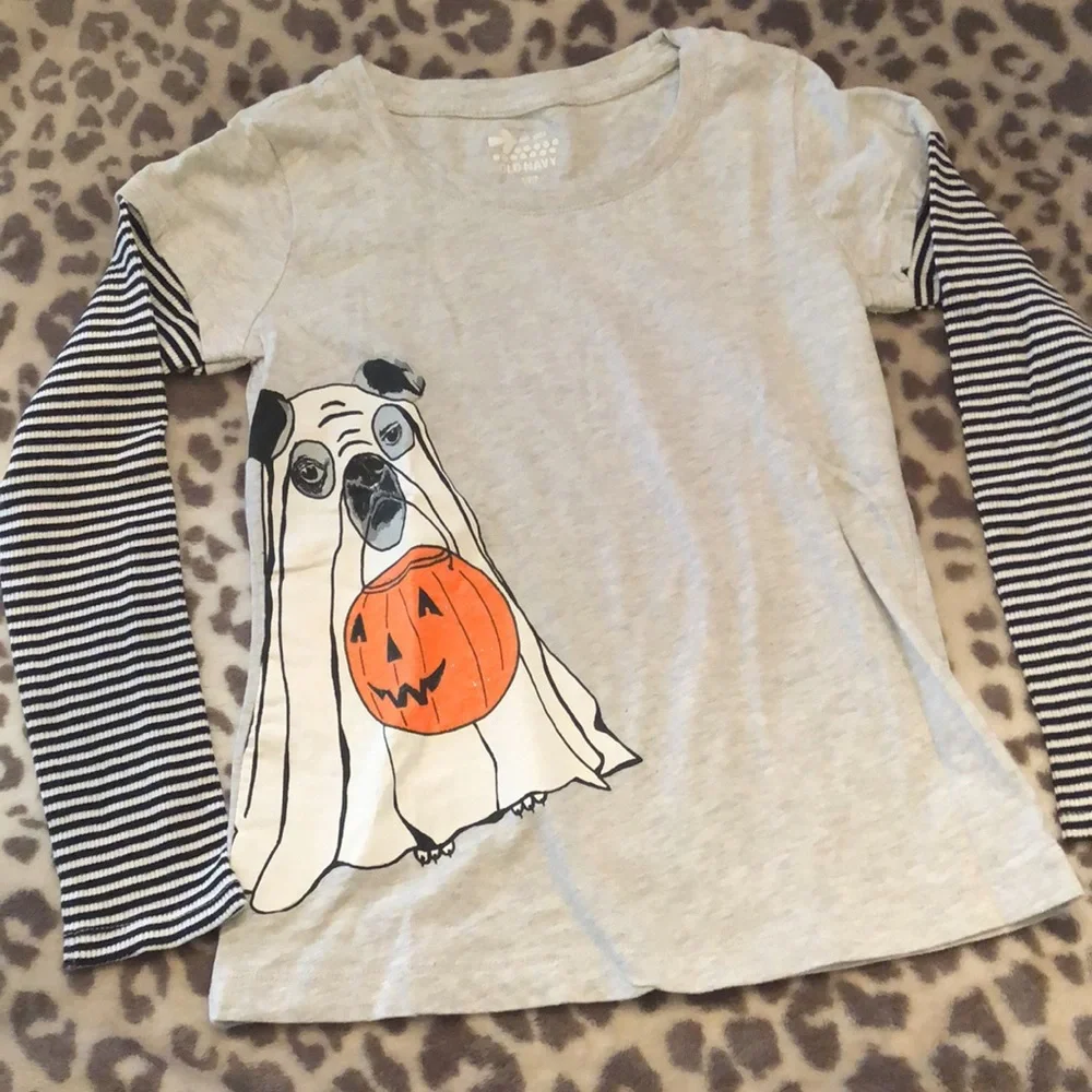 Old Navy Halloween Graphic Tee in Heather Gray Size Small 6 7